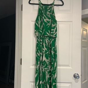 Cute summer jumpsuit! looks great with blazer!